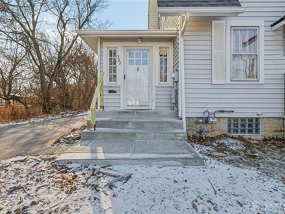 4th image of 322 Heikes Ave