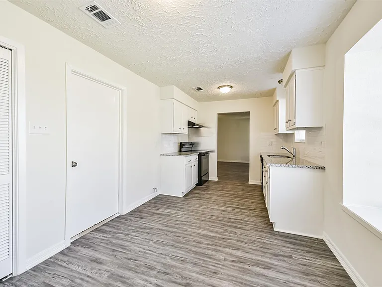 9563 Sutter Park Ln — Photo 13