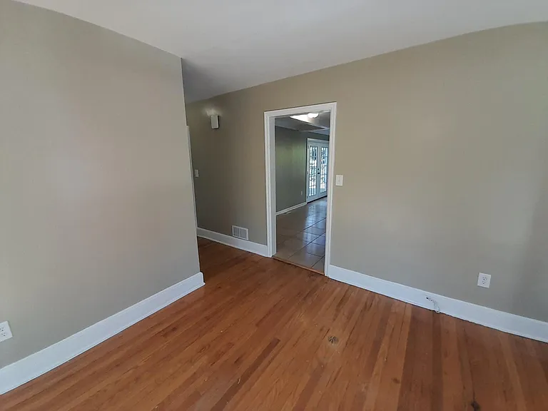 1823 Brandon Ave SW — Photo 7