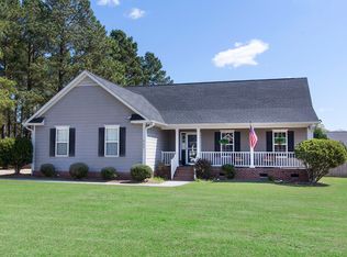 202 Foxhound Ct, Raeford, NC 28376