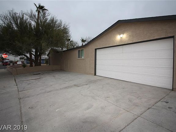 2nd image of 300 Zion Dr