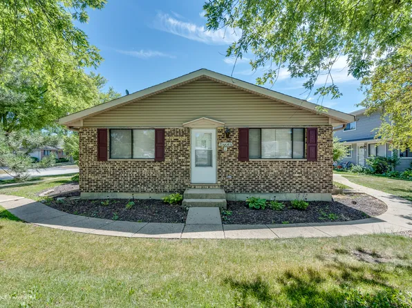 29W641 Winchester Cir N #9-1, Warrenville, IL 60555