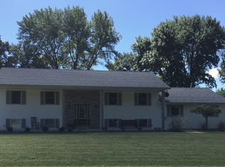 9994 N 1290th St, Effingham, IL 62401