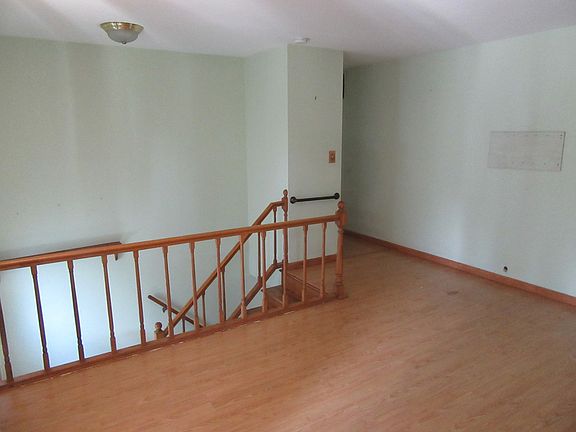 3rd image of 606 S Park Blvd