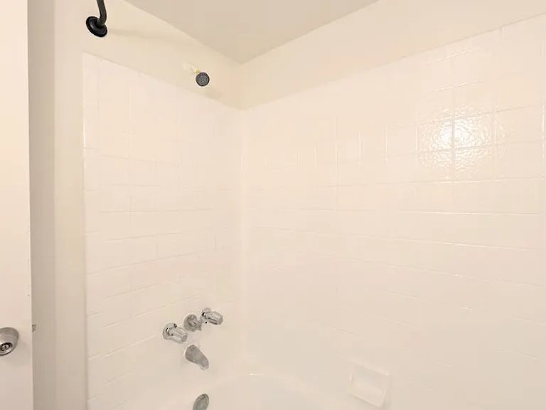 208 E Prince Rd — Photo 39