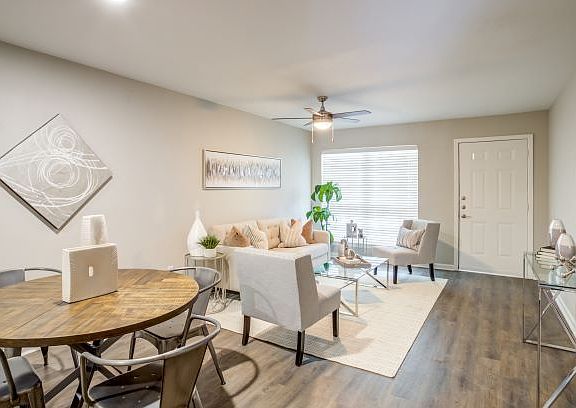 2nd image of 500 W Pasadena Blvd #110