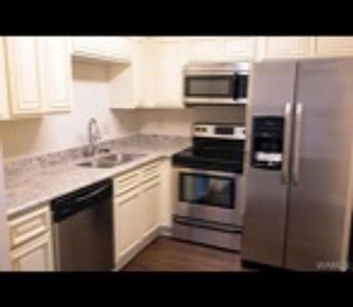 3rd image of 619 15th Ave APT Cc
