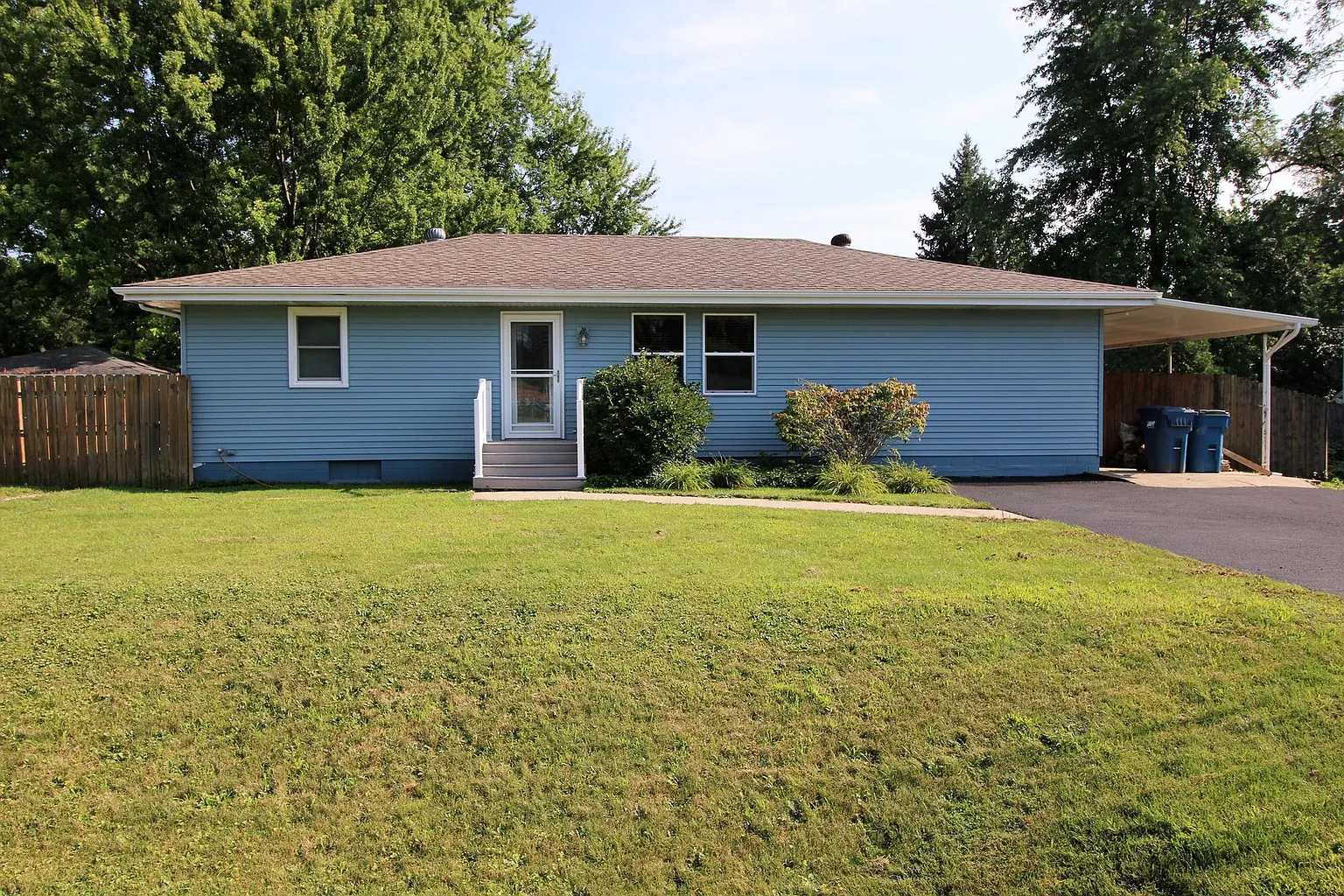 2412 Berry St photo 1