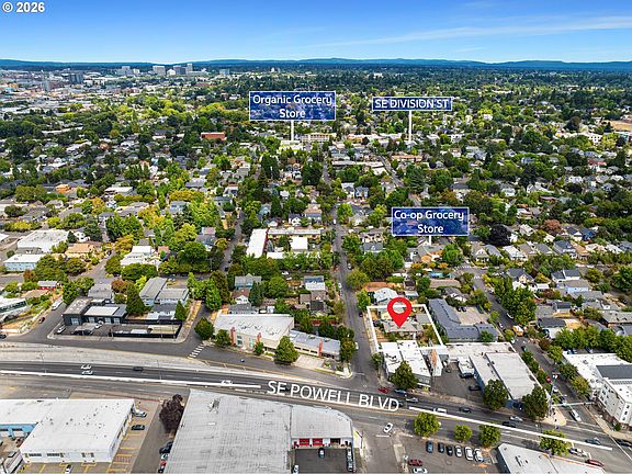 3rd image of 3124 SE 20th Ave