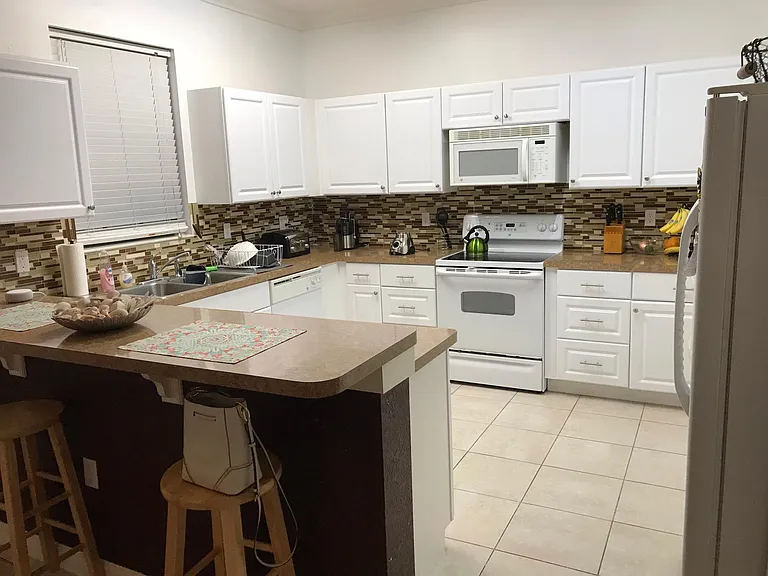7573 Bristol Cir — Photo 9