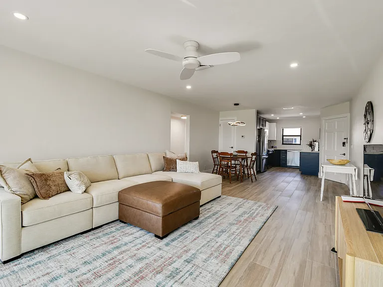 755 Saturn St #D202 — Photo 9