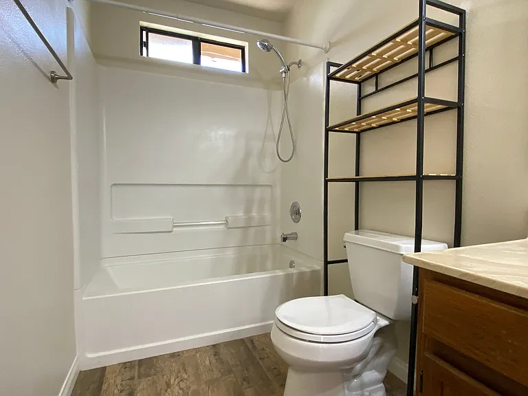 Jefferson St 2632 Sprague Building — Photo 11