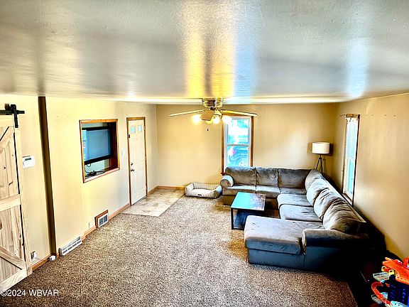 2nd image of 2021 Lincoln St