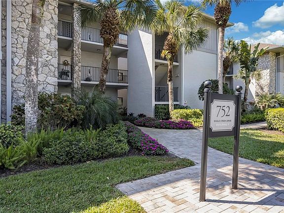 4th image of 752 Eagle Creek DR #302
