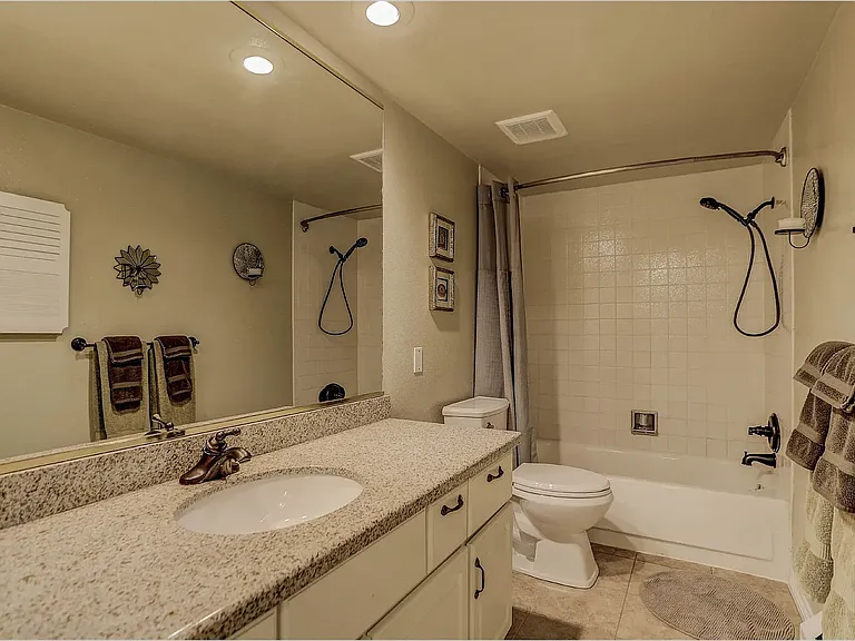 3528 S Ivanhoe St — Photo 23