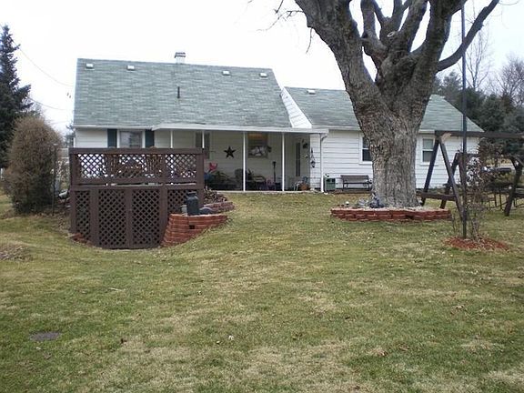 2nd image of 2929 Wylie Dr