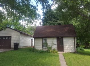 1722 Schreiber St, Cedar Falls, IA 50613