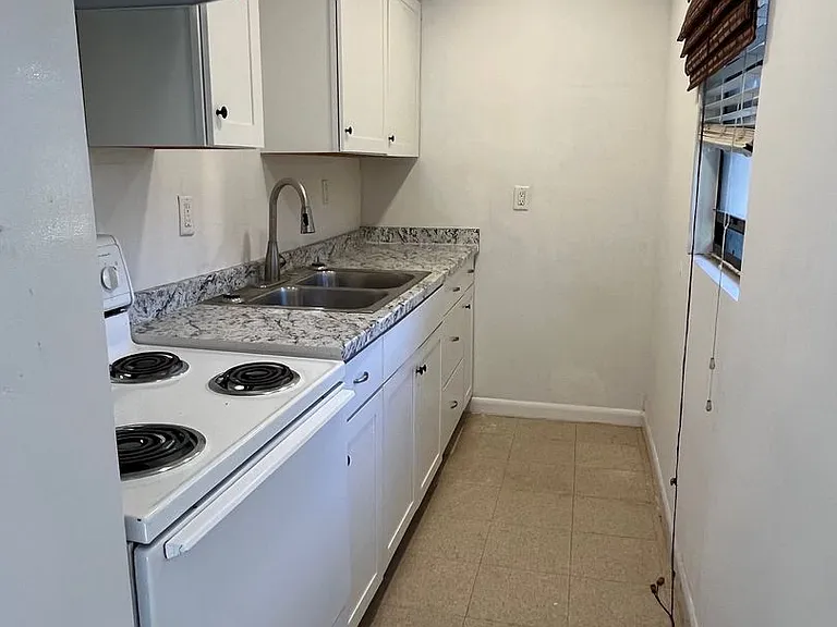 4455 NE Palmetto Dr — Photo 14