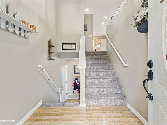 2nd image of 36901 N Oakwood Dr