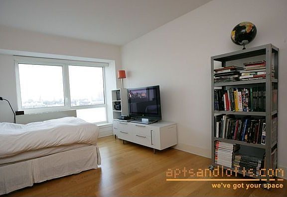 4th image of 440 Kent Ave APT 19F