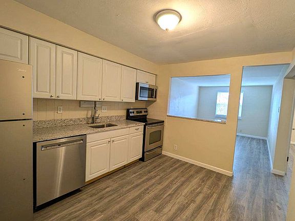 5th image of 7230 Southwest Ave APT 16