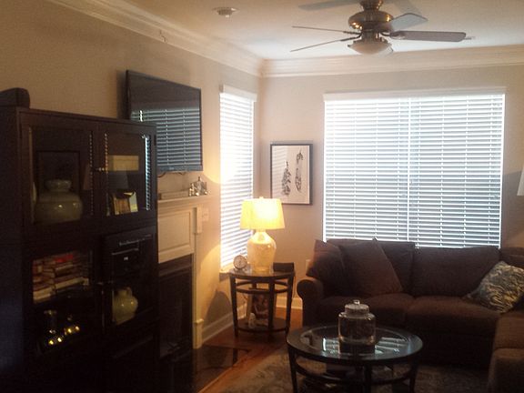 Living room 4