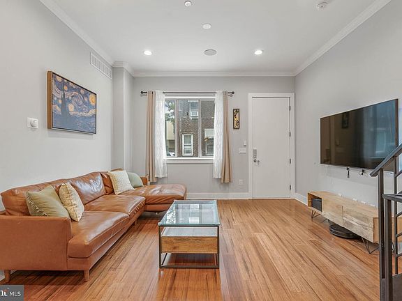 5th image of 2059 Fernon St