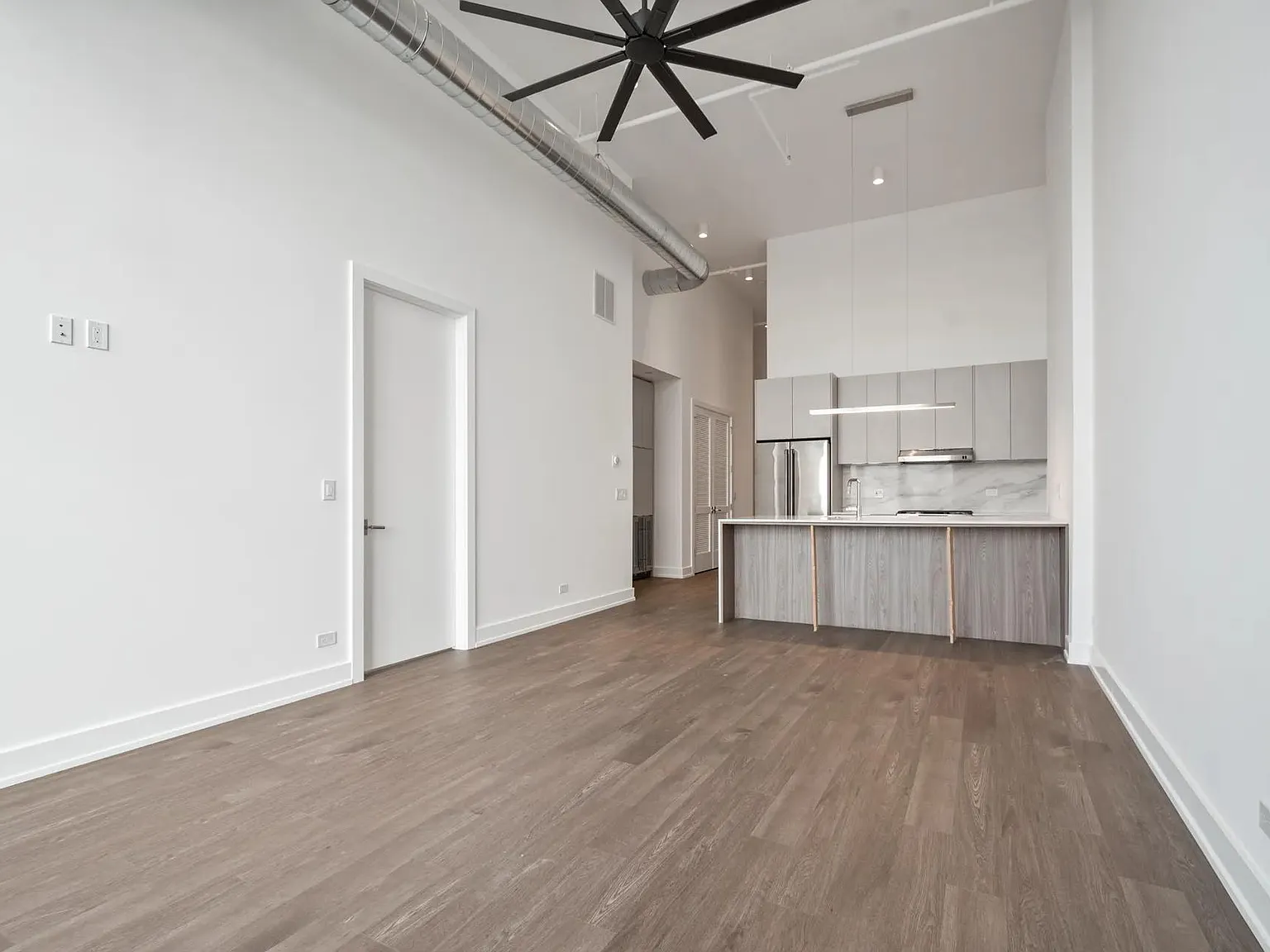2 bed, 2.0 bath, 1117 sqft, $4,495 — Photo 4