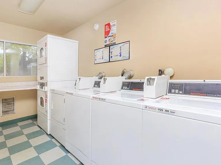 CONVENIENT LAUNDRY FACILITY