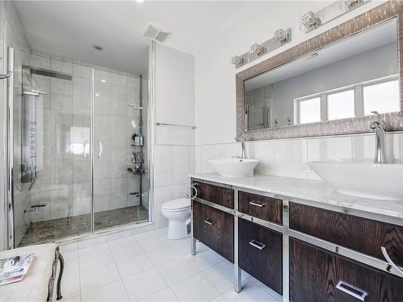 5th image of 4030 Surf Ave #1