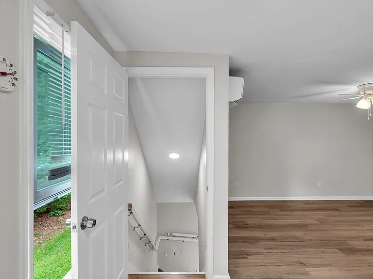 3521 Parr Ln — Photo 18