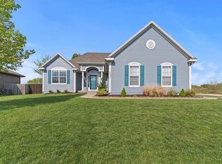 20902 S Barker Rd, Spring Hill, KS 66083