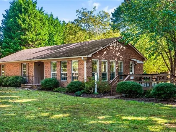 8110 Oak Arbor Rd, Greensboro, NC 27455