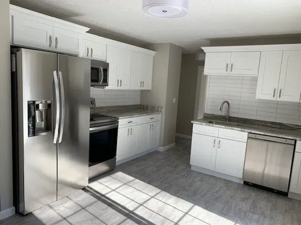 2 Jacob Ave #2, Hooksett, NH 03106