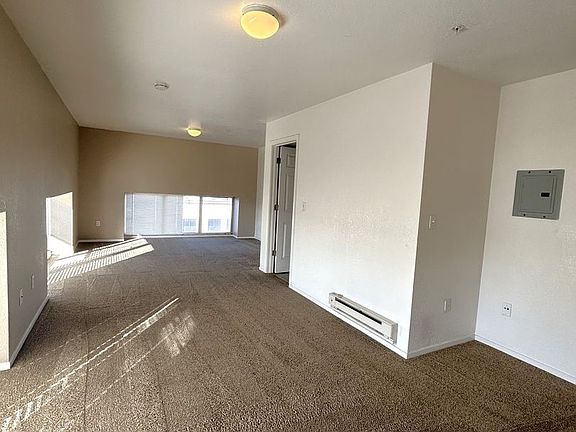4th image of 369 Main St APT 301
