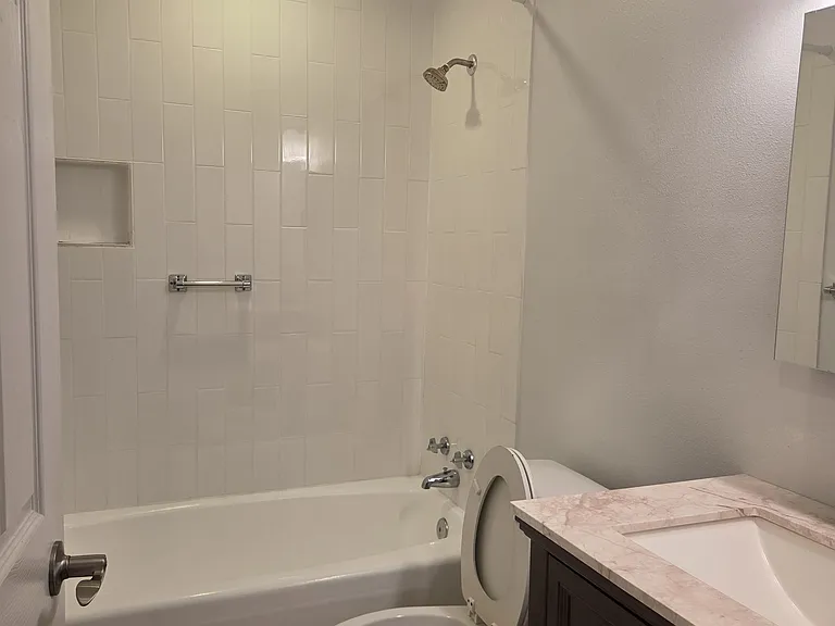 1106 N Hughes St — Photo 13