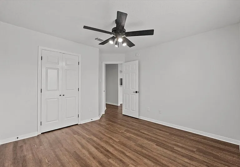 2100 Saint Lucia Calle — Photo 18