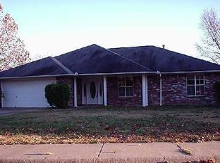 2105 Hummingbird Dr, Springdale, AR 72764