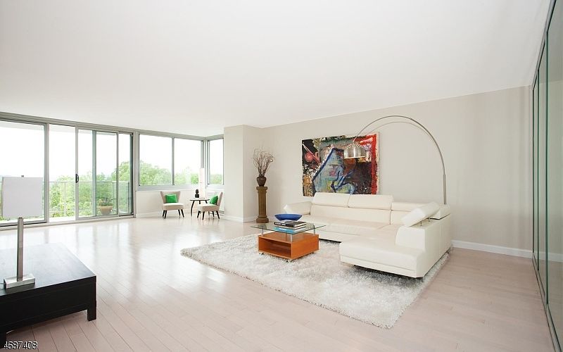 1st image of 1 Claridge Dr APT 407