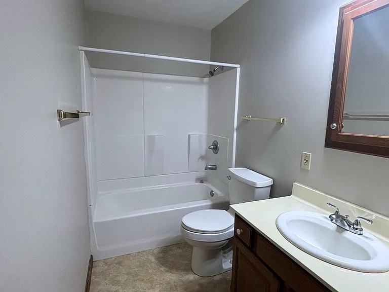509 Oak Glen Dr #4 — Photo 8