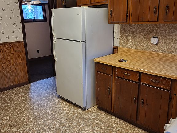 3rd image of 338 Paterson St #3