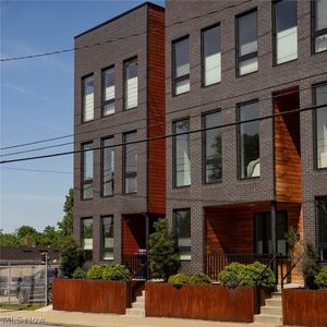 2315 Scranton Rd, Cleveland, OH, 44113