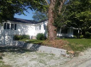 115 Fairmont Ave, Harriman, TN 37748