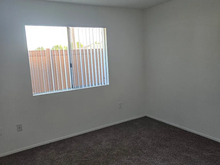 Franklin Luxury Apartments — Photo 37