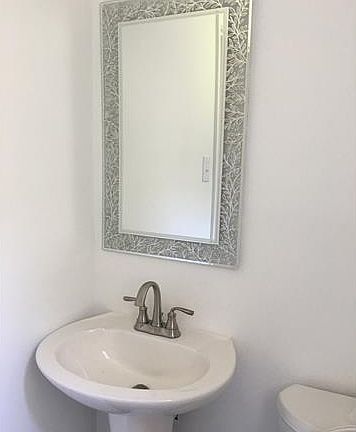 4th image of 3905 Elsie Dr