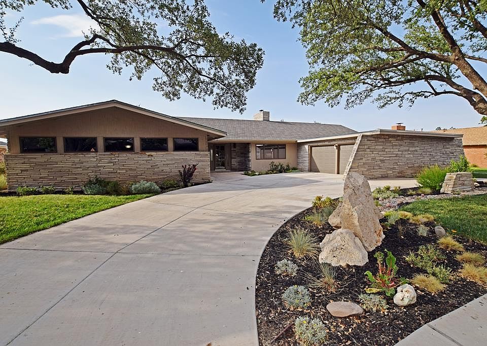 1st image of 3211 Blossom Ln