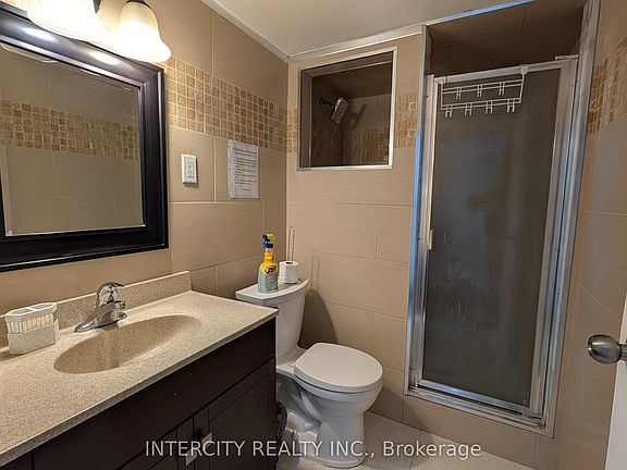 4th image of 56 Caracas Rd Room 3
