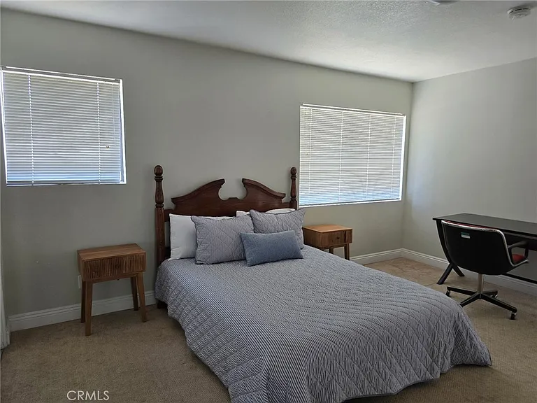 2646 Military Ave — Photo 7