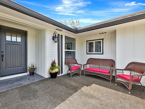 2nd image of 104 N Burr Oak Rd