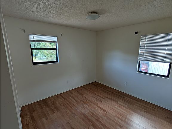 5th image of 905 Grace St